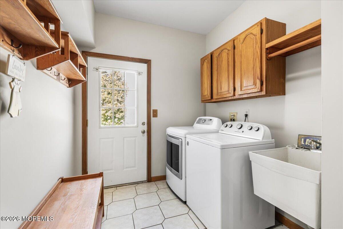 Millstone, New Jersey, 08510, United States, 5 Bedrooms Bedrooms, ,4 BathroomsBathrooms,Residential,Active,2034660