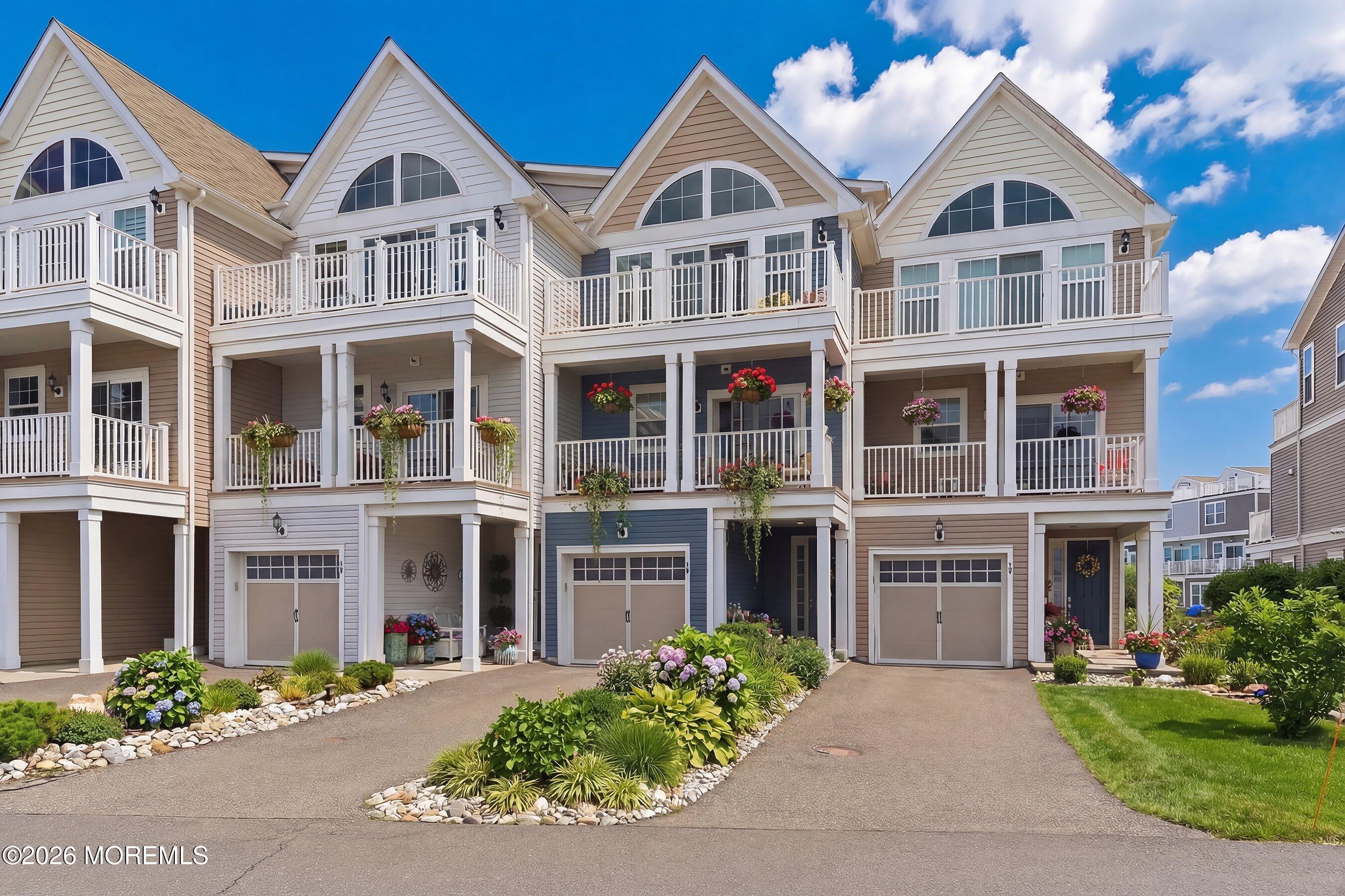 14 Lighthouse Pt Road 604