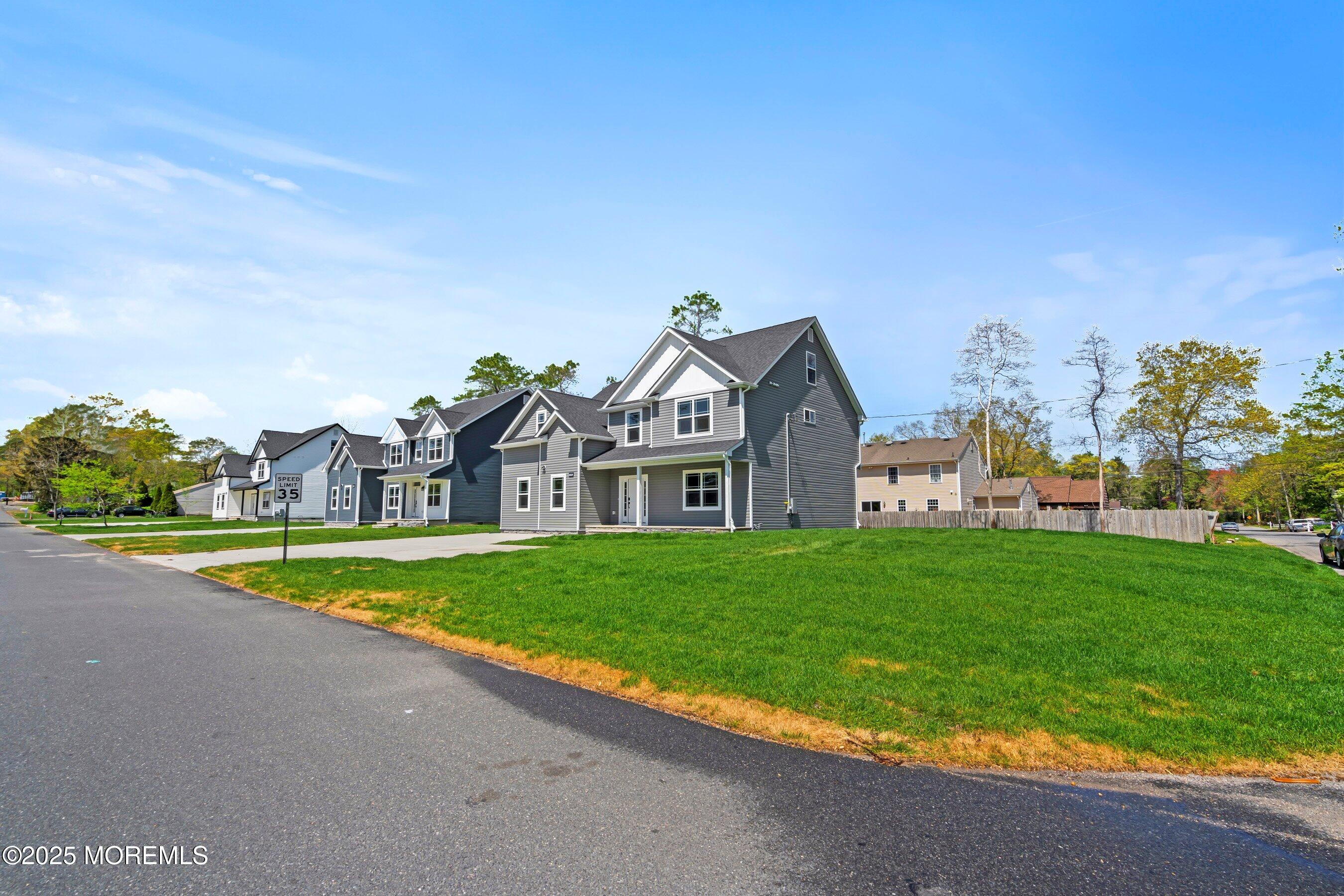 2141 Broadway Boulevard, Toms River, New Jersey image 2