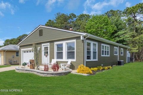 Homes For Sale - 17 Cabrillo Boulevard<br/> Toms River, NJ 08757
