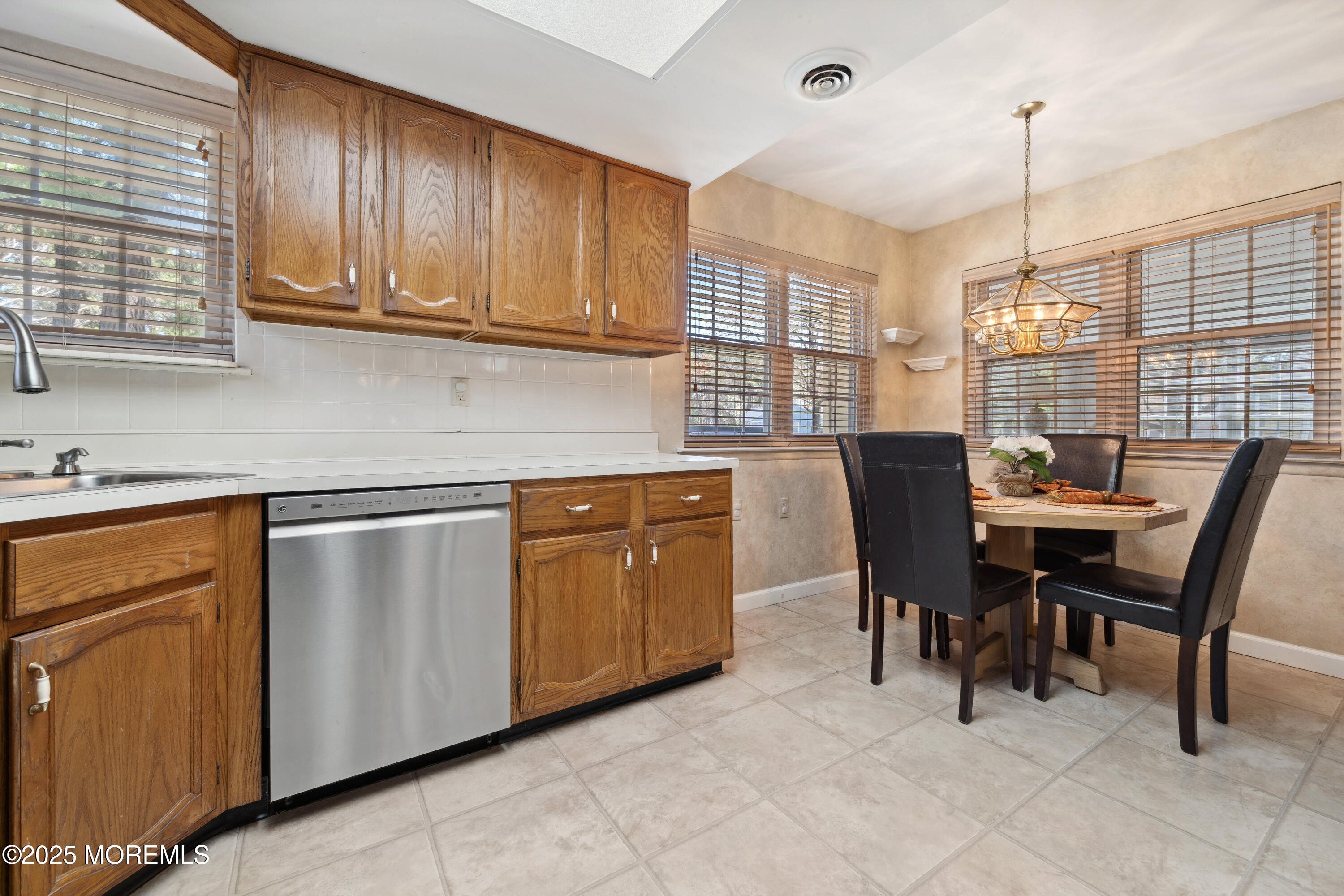 42 Canterbury Drive, Forked River, New Jersey image 9