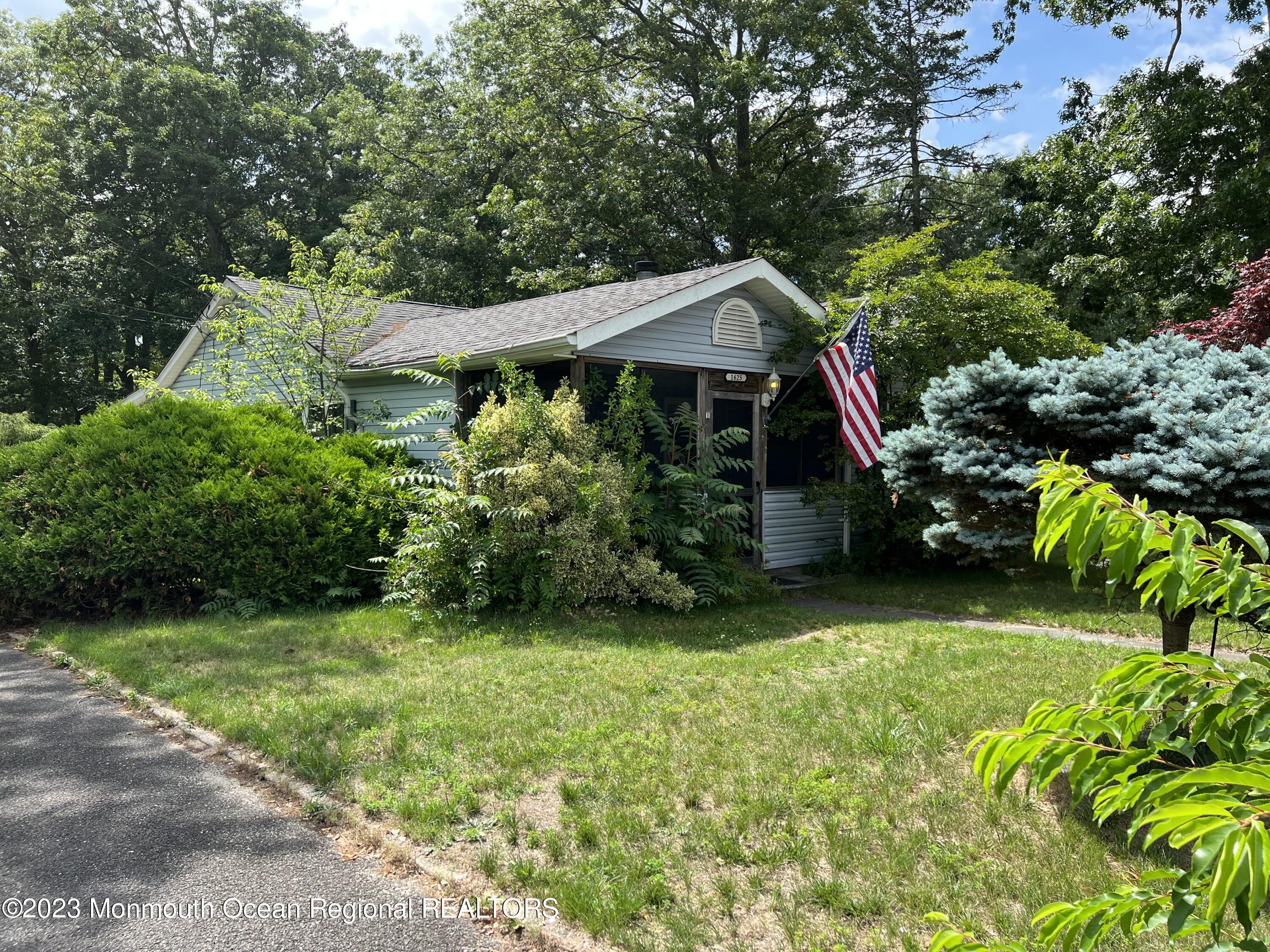 Photo 1 of 23 of 1625 W Princeton Avenue house