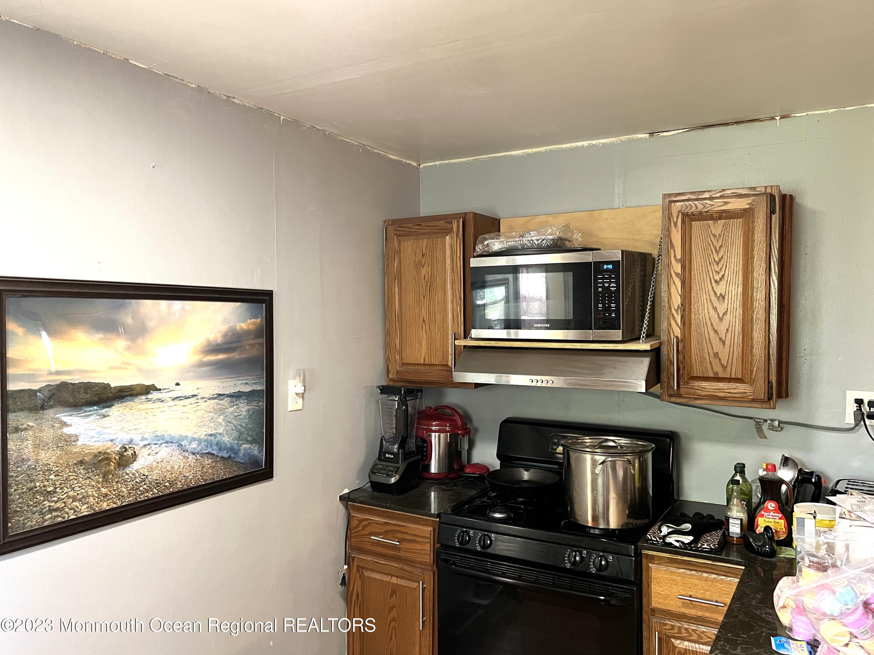 Photo 9 of 23 of 1625 W Princeton Avenue house