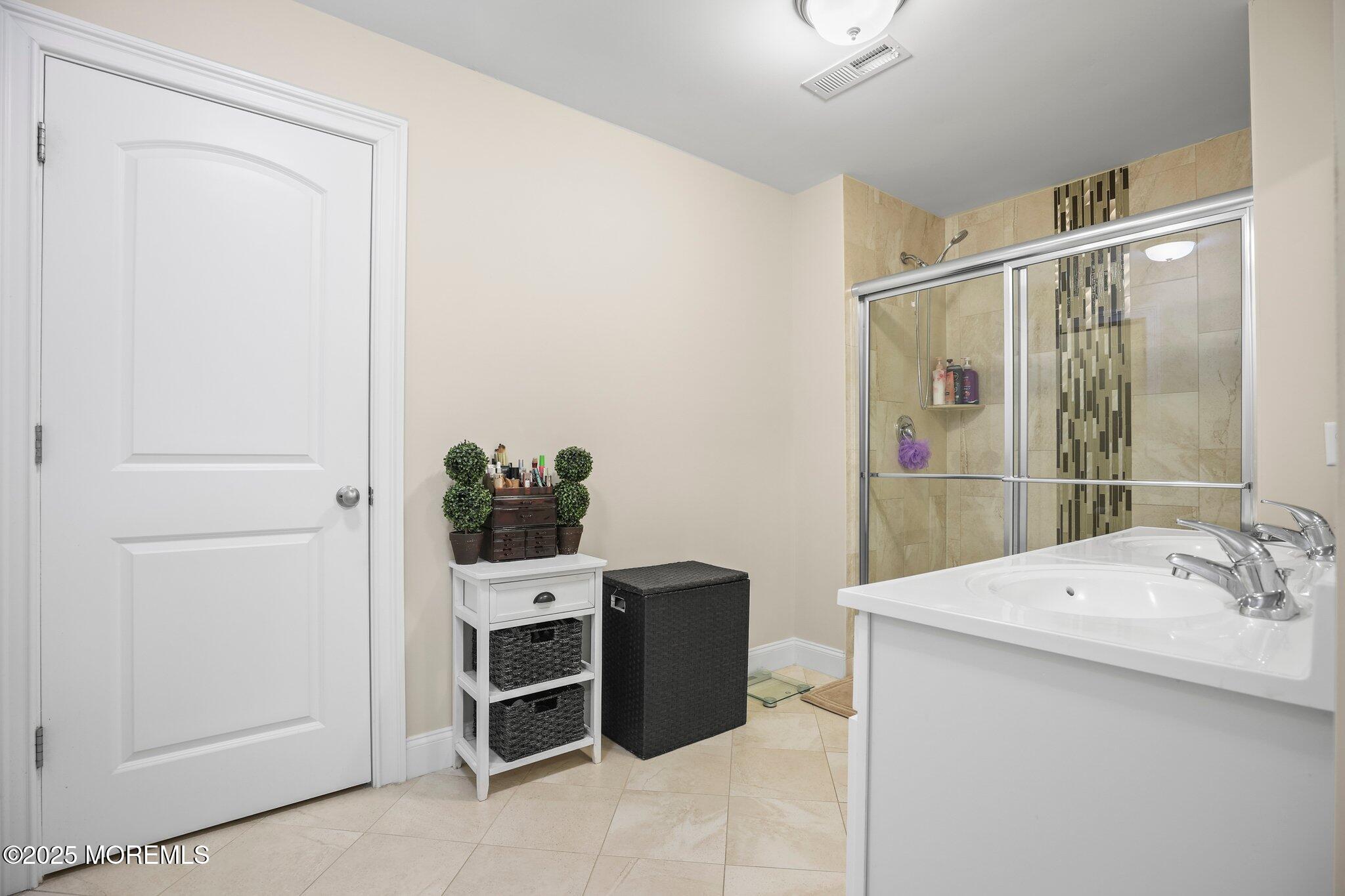8 Emily Court, Hazlet, New Jersey image 22