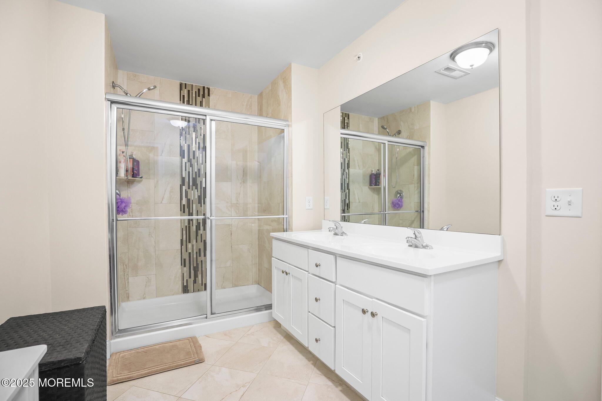 8 Emily Court, Hazlet, New Jersey image 21