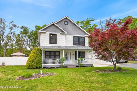 Homes For Sale - 226 Sunset Lane<br/> Howell, NJ 07731