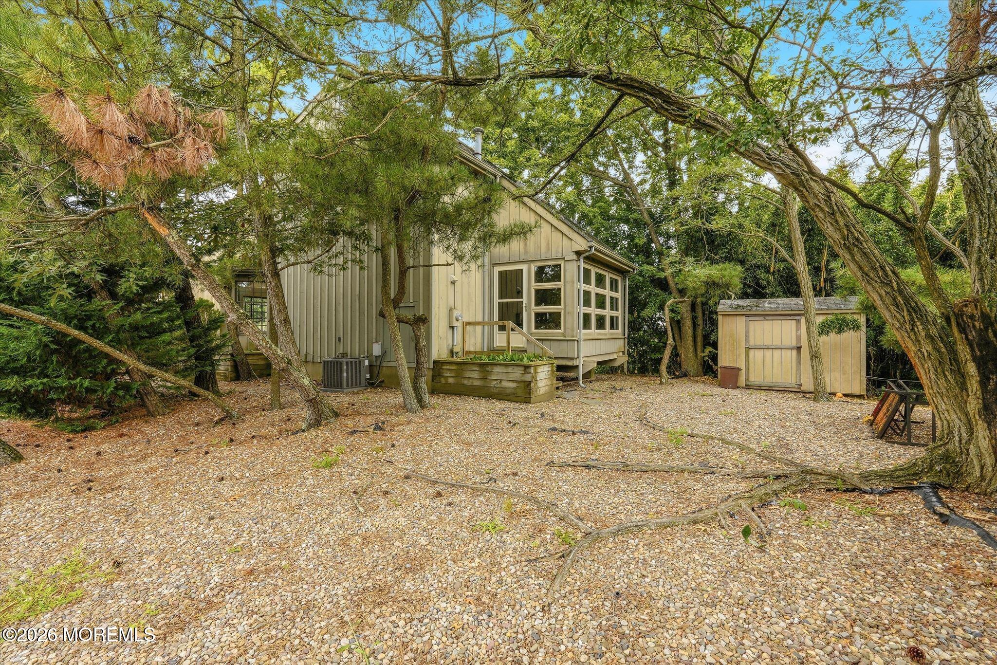 1515 Ivy Road