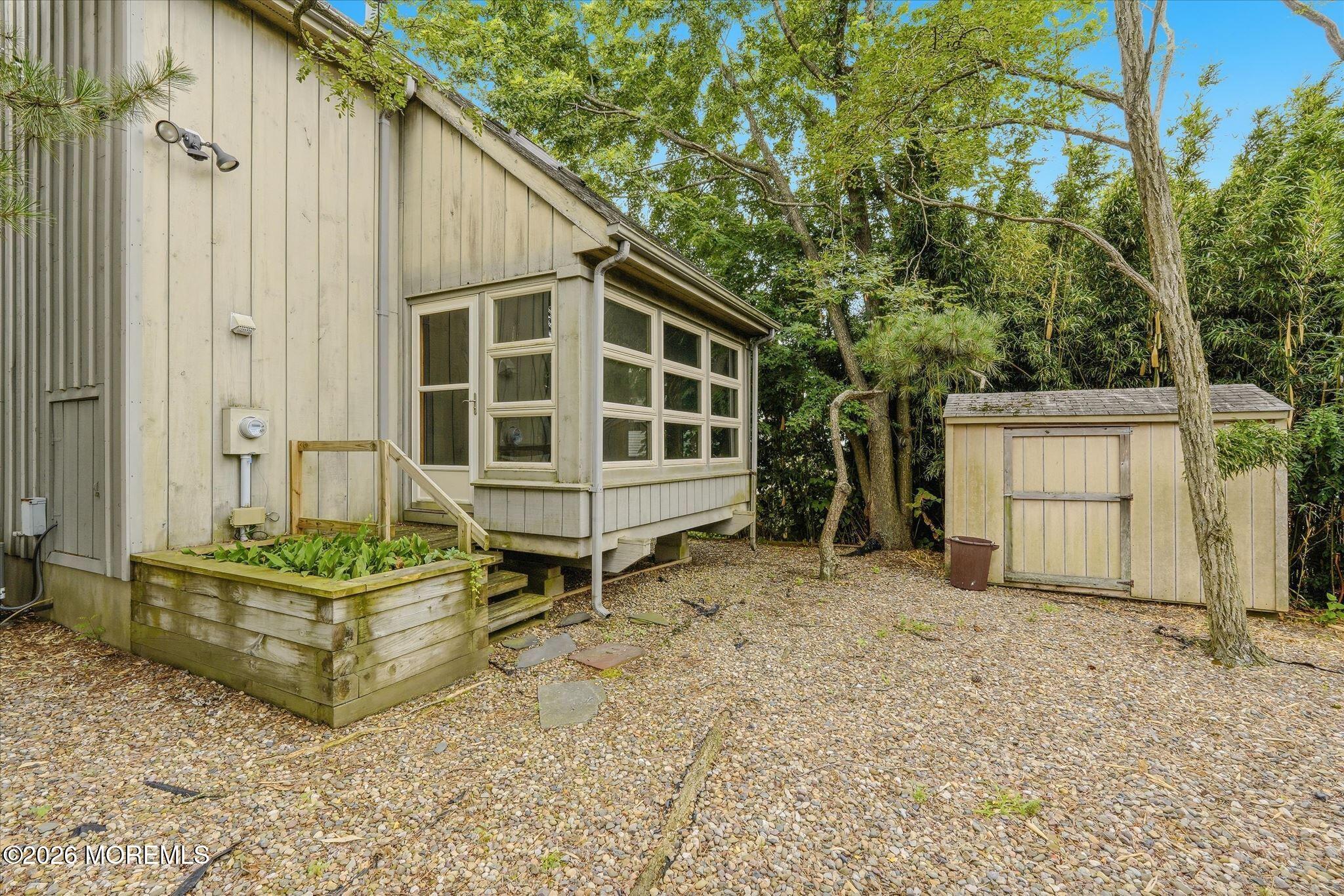 1515 Ivy Road