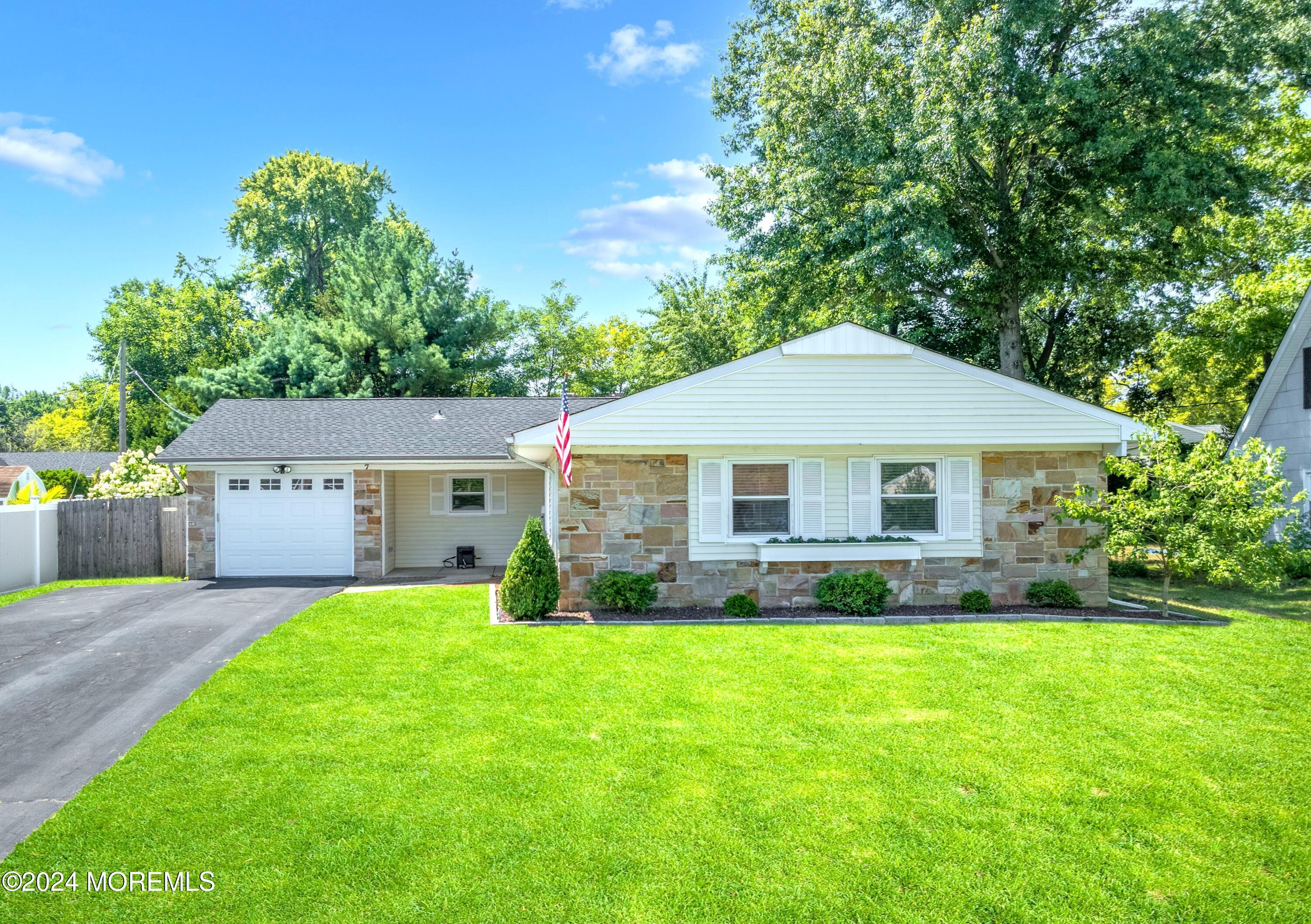 7 Ardmore Lane, Matawan, New Jersey image 1