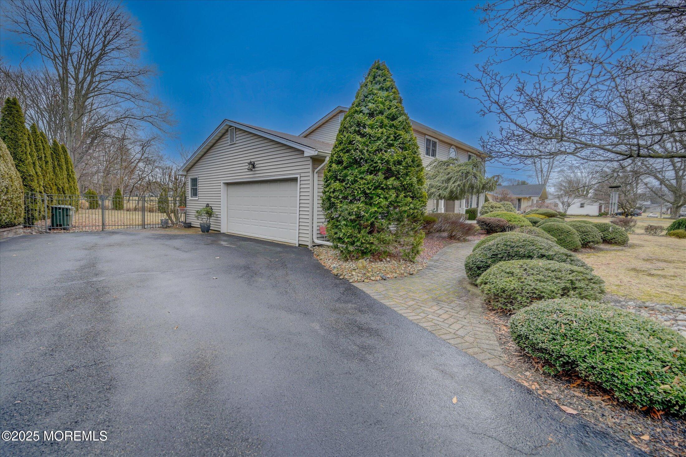 71 Brookwood Drive, Freehold, New Jersey image 46
