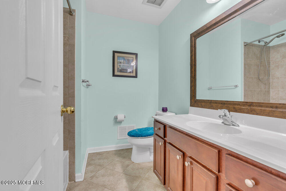 26 Inwood Drive, Manalapan, New Jersey image 30