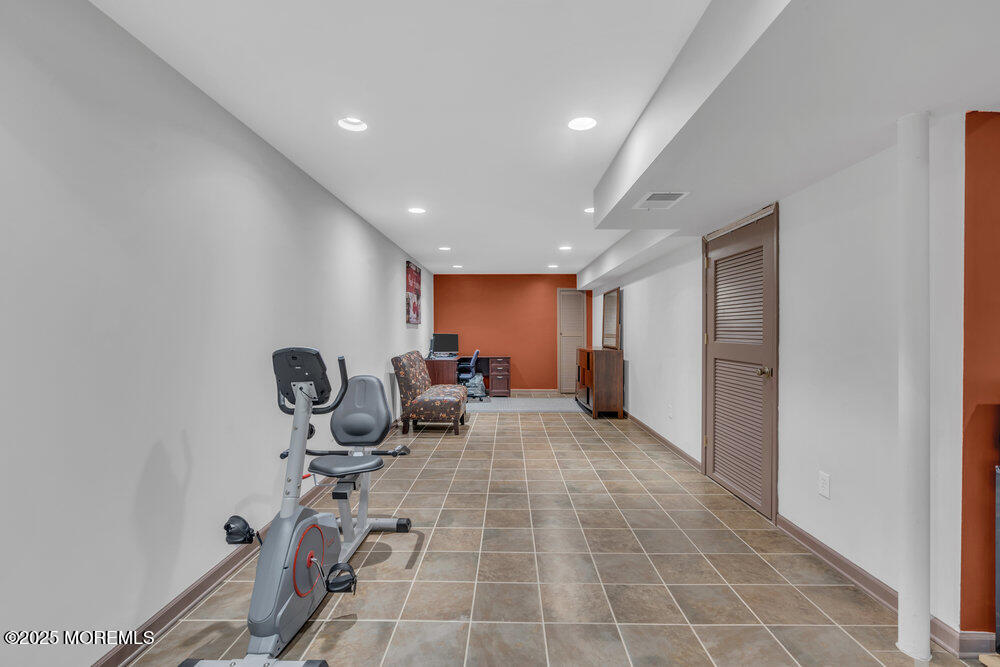 26 Inwood Drive, Manalapan, New Jersey image 36