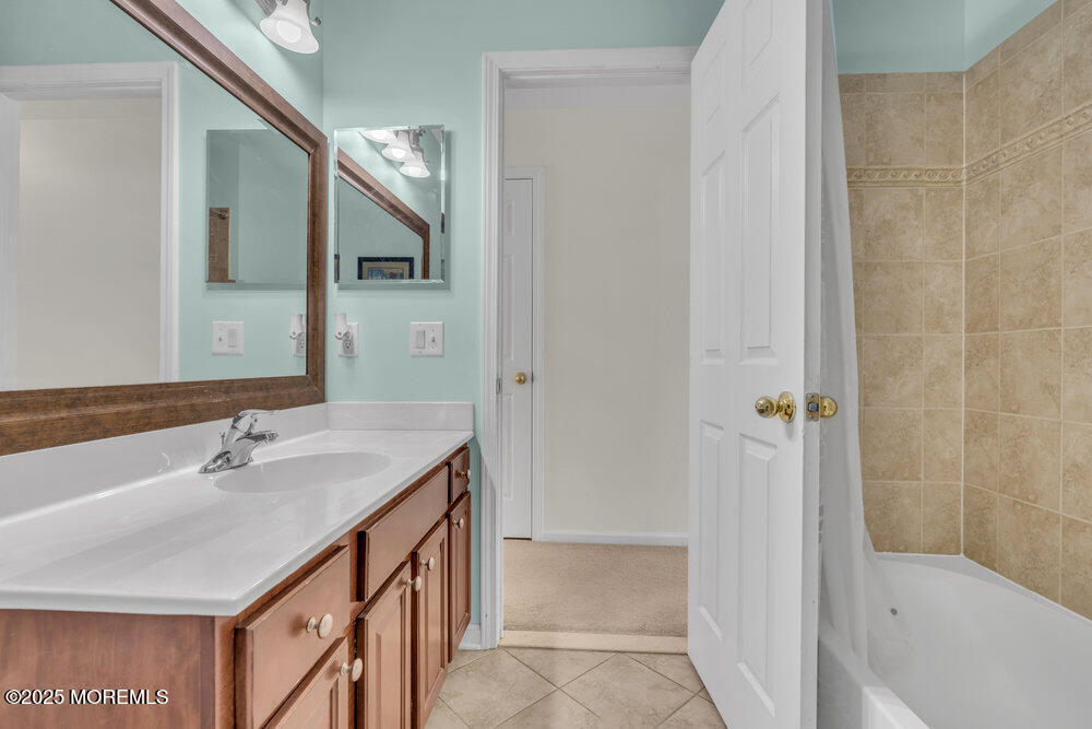 26 Inwood Drive, Manalapan, New Jersey image 31