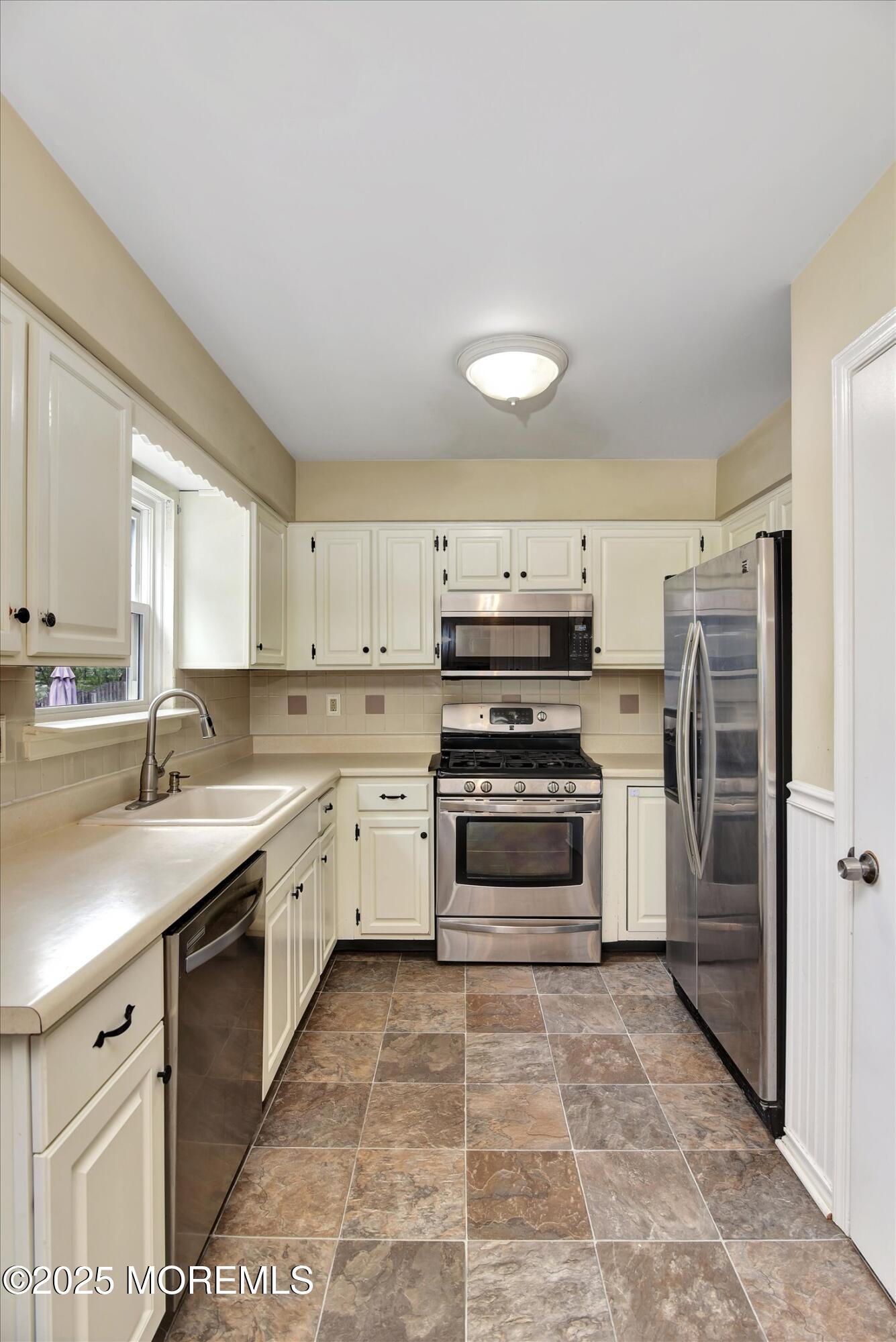 65 Brookview Circle #224, Jamesburg, New Jersey image 20