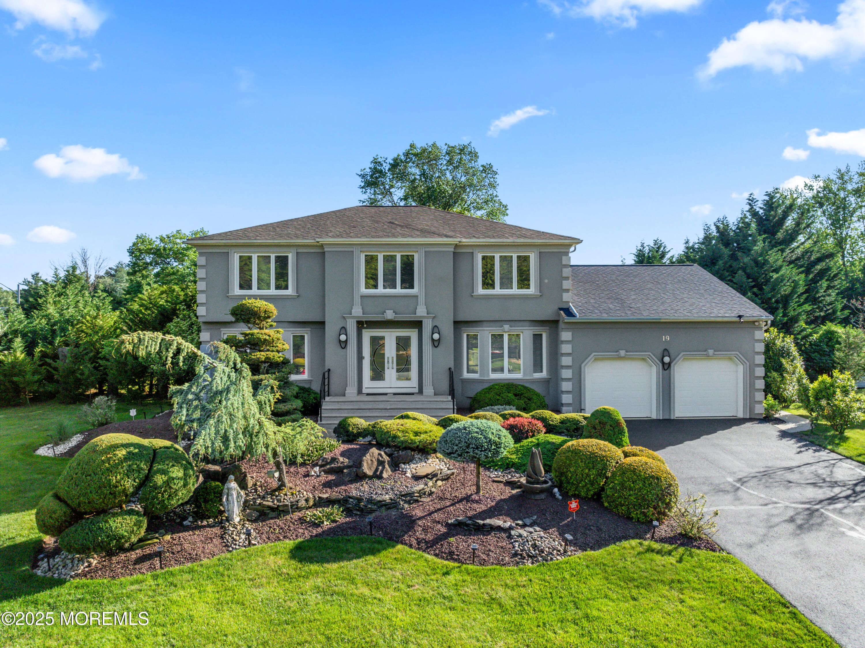 19 Dartmoor Drive, Manalapan, New Jersey image 2