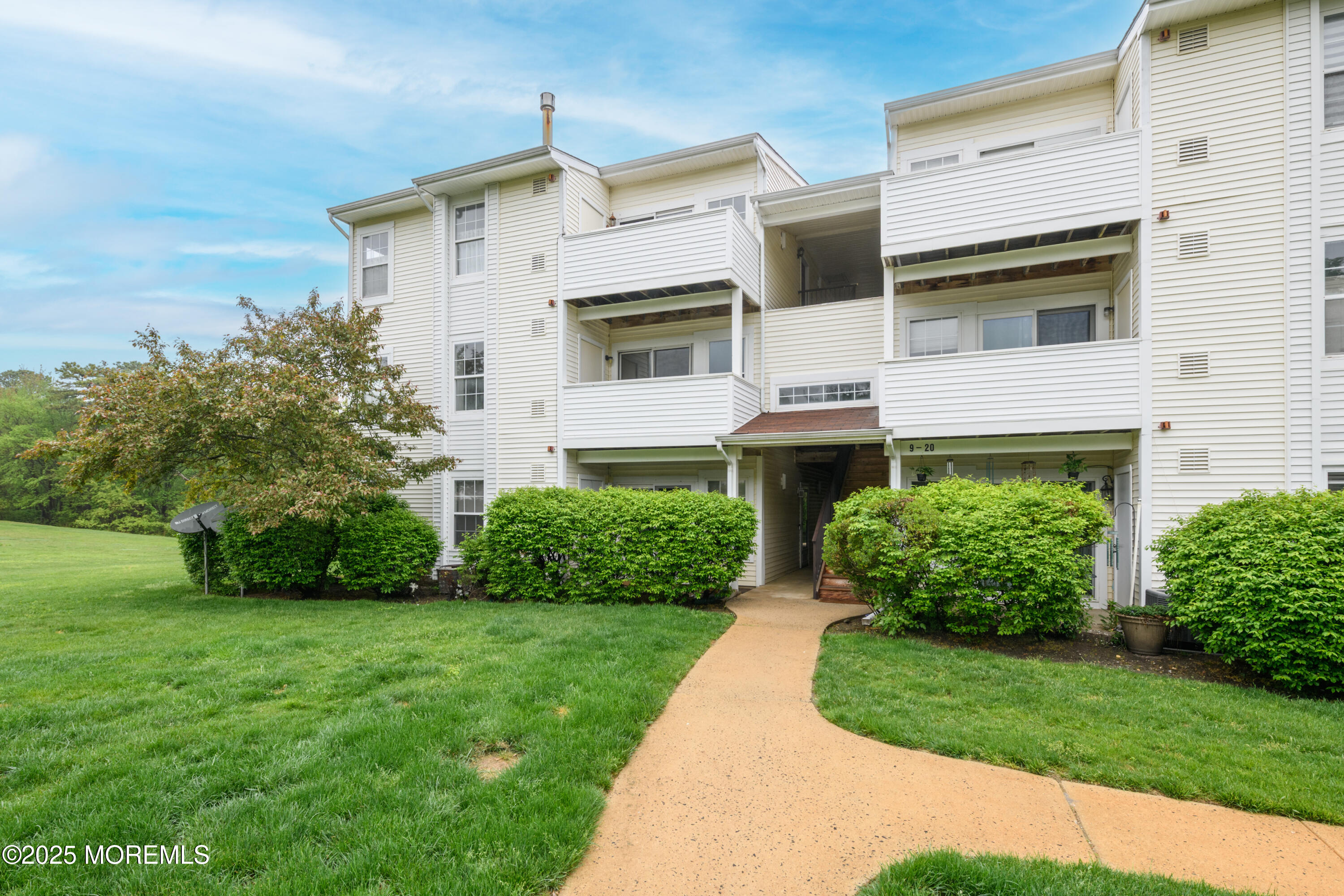 10 Basset Court, Tinton Falls, New Jersey image 2