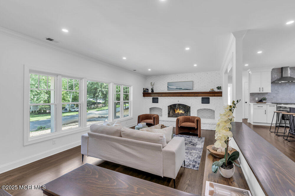 8 Holling Road