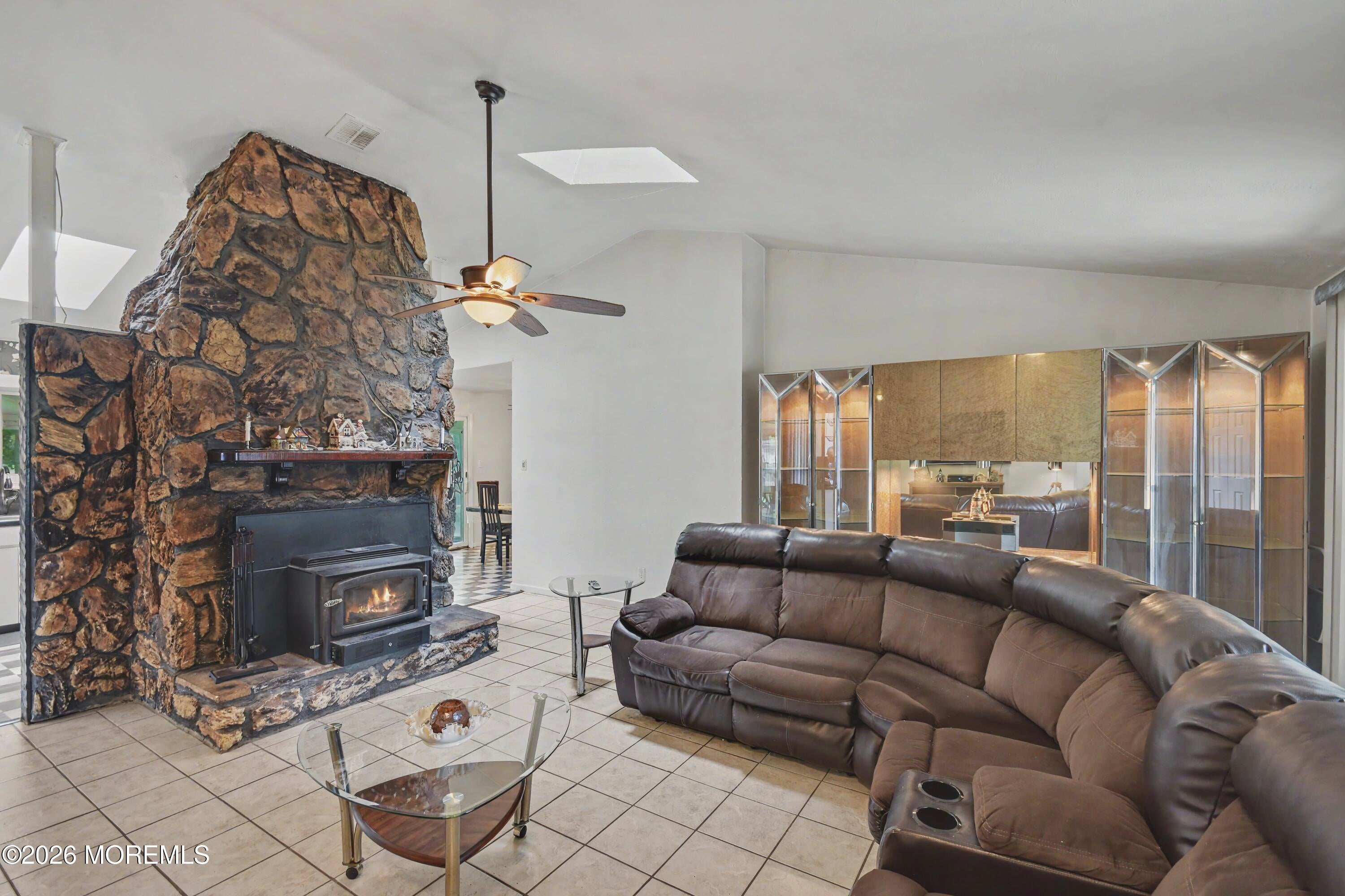 35 Buckingham Drive