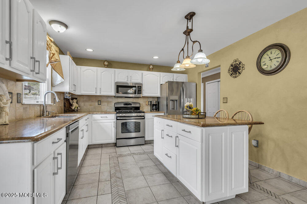 6 Muravski Court, South River, New Jersey image 15
