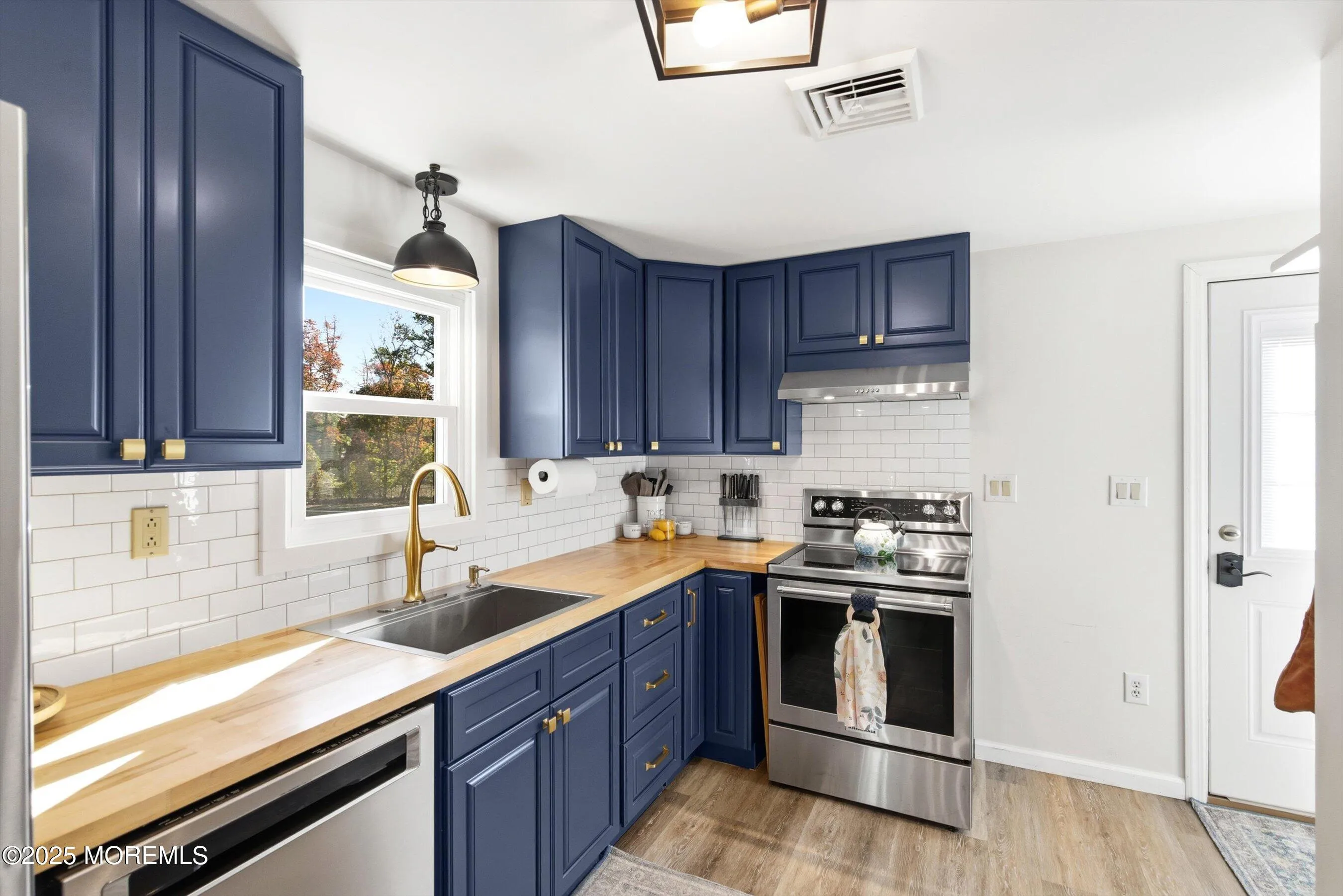 Jackson, New Jersey 08527, United States, 3 Bedrooms Bedrooms, ,1 BathroomBathrooms,Residential,Active,233986