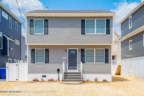 Photo of 204 Coolidge Avenue, Ortley Beach, NJ 08751 (MLS # 22600667)