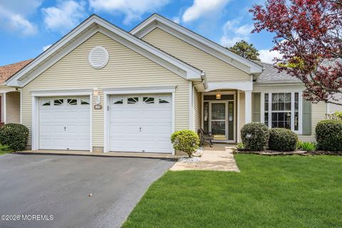 Homes For Sale - 24 Greensprings Drive<br/> Lakewood, NJ 08701
