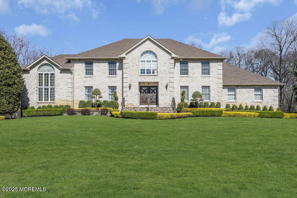 5 Shira Lane, Manalapan, New Jersey image 1