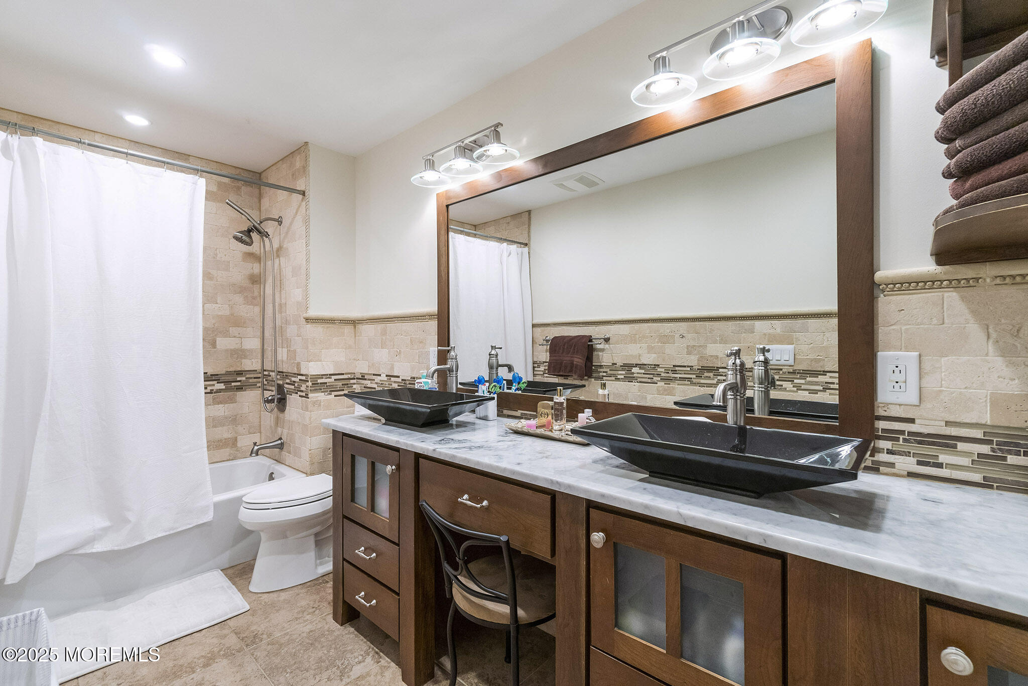 5 Shira Lane, Manalapan, New Jersey image 33