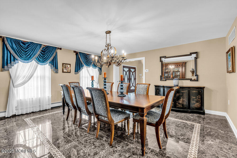 5 Shira Lane, Manalapan, New Jersey image 11