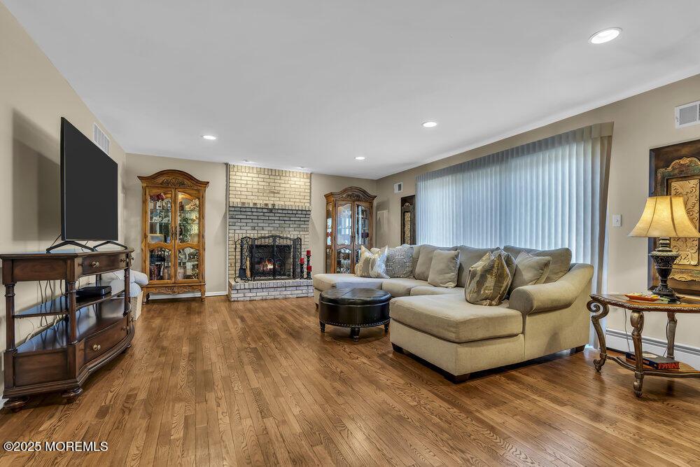 5 Shira Lane, Manalapan, New Jersey image 16