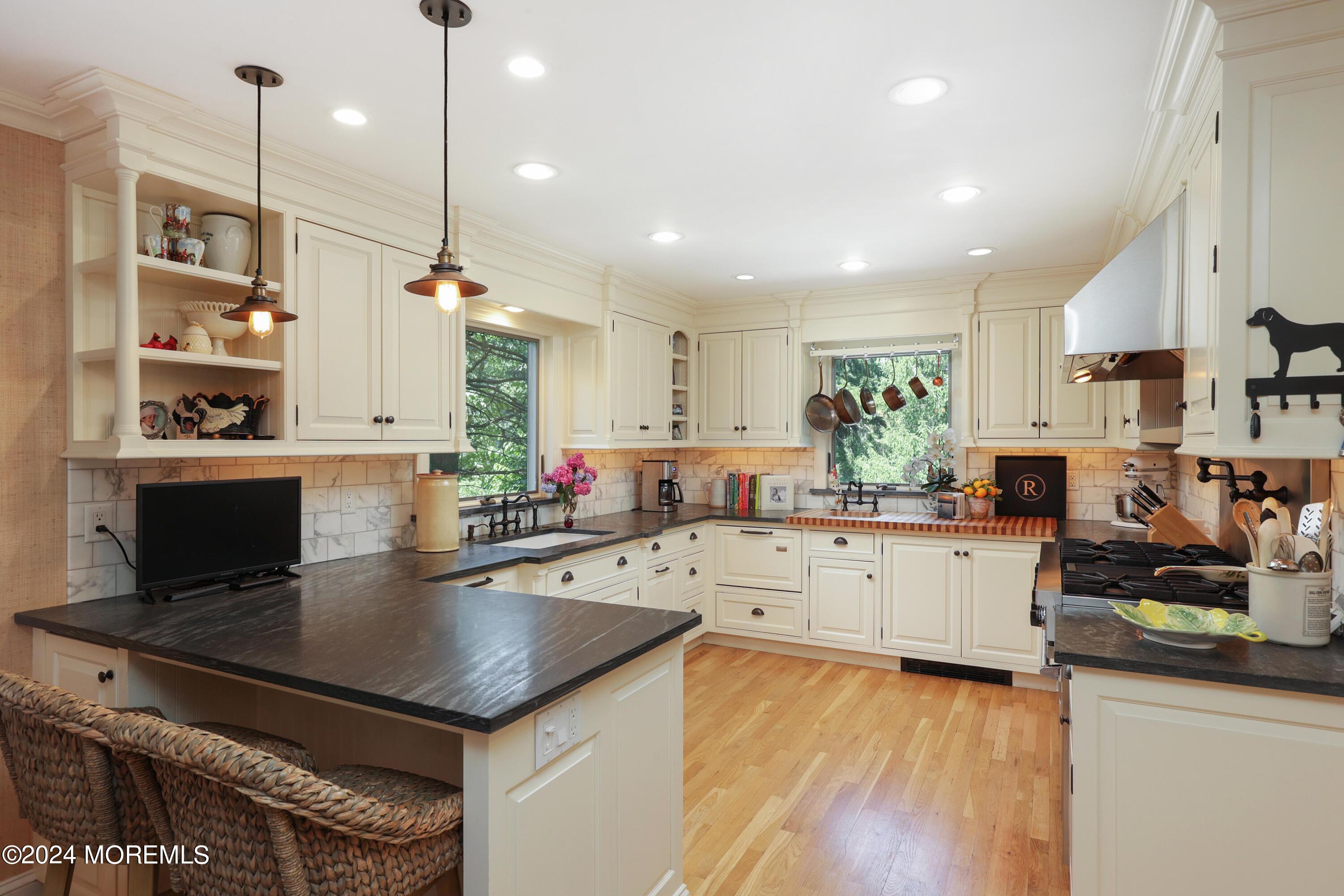 1 Van Circle, Rumson, New Jersey image 12
