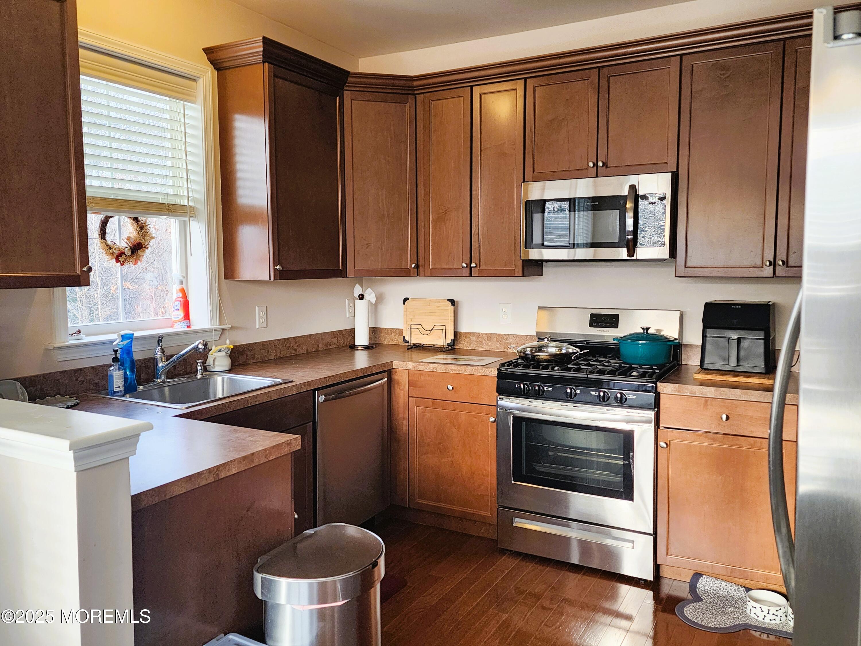 421 Sloan Court, Matawan, New Jersey image 12