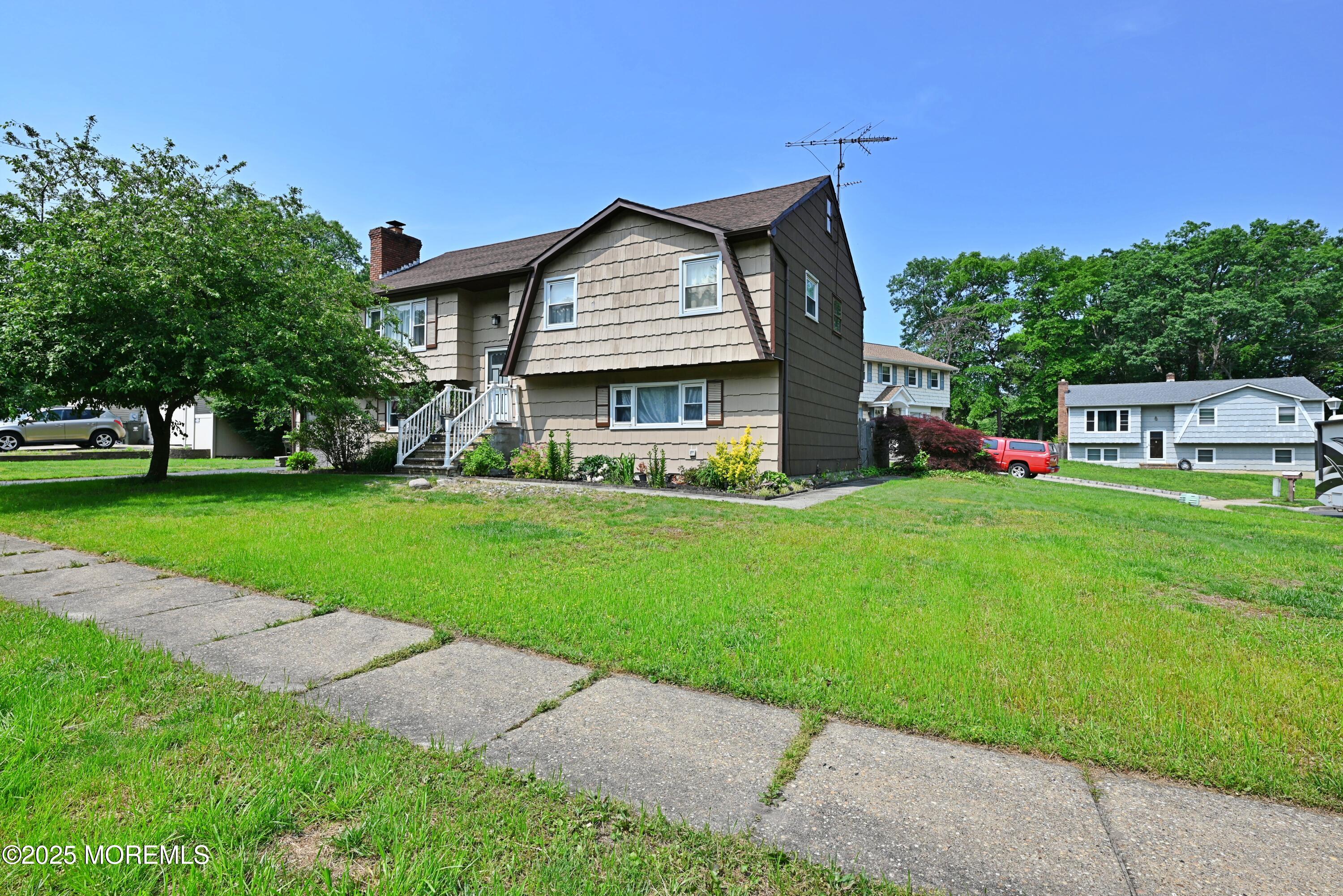 8 Michelle Avenue