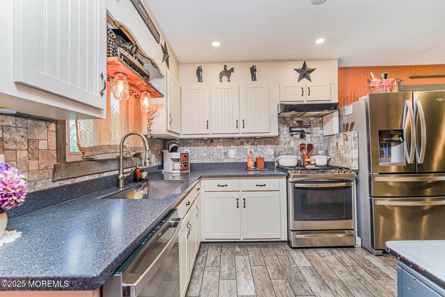 Middletown, New Jersey 07748, United States, 5 Bedrooms Bedrooms, ,3 BathroomsBathrooms,Residential,Active,186161