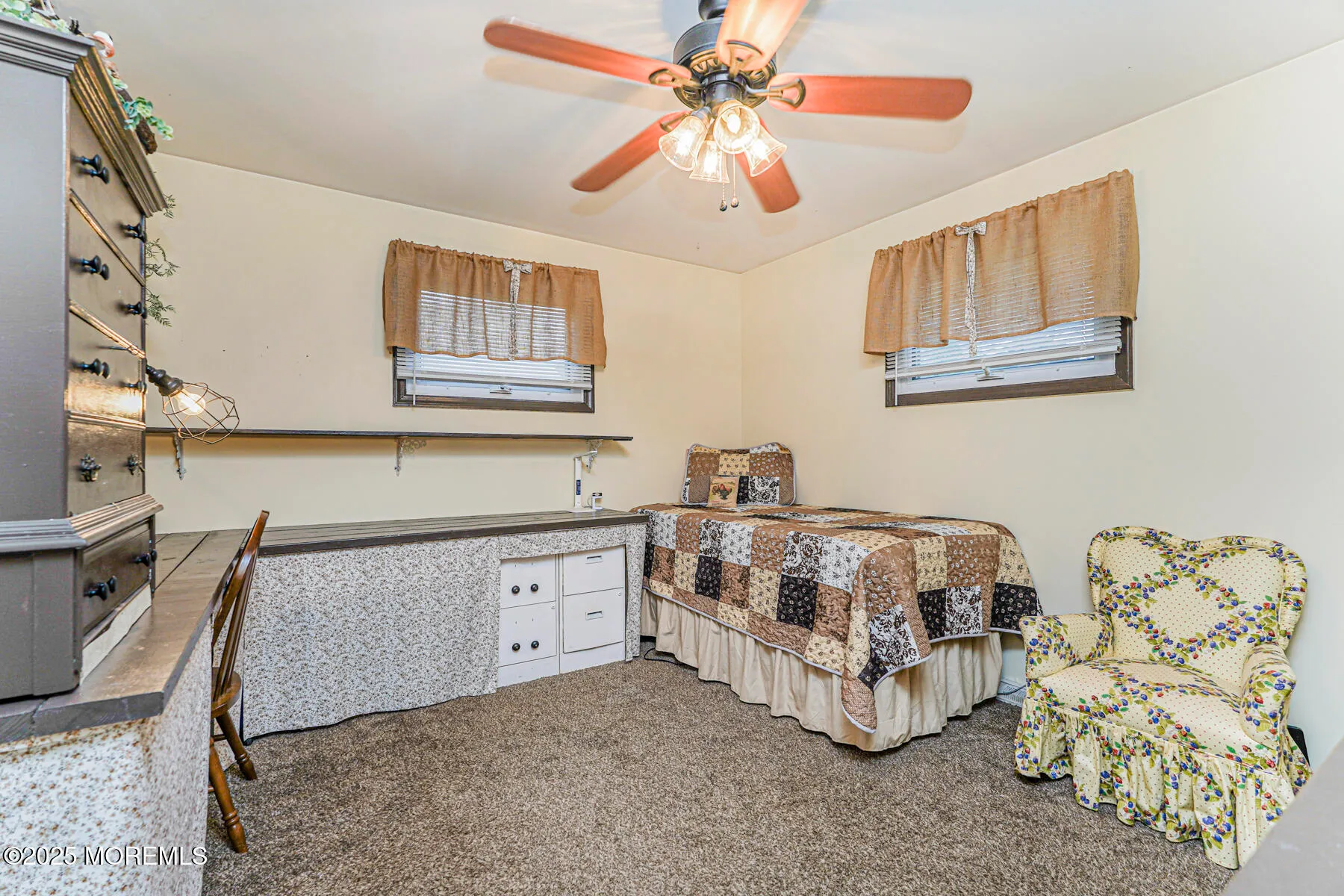 Middletown, New Jersey 07748, United States, 5 Bedrooms Bedrooms, ,3 BathroomsBathrooms,Residential,Active,186161