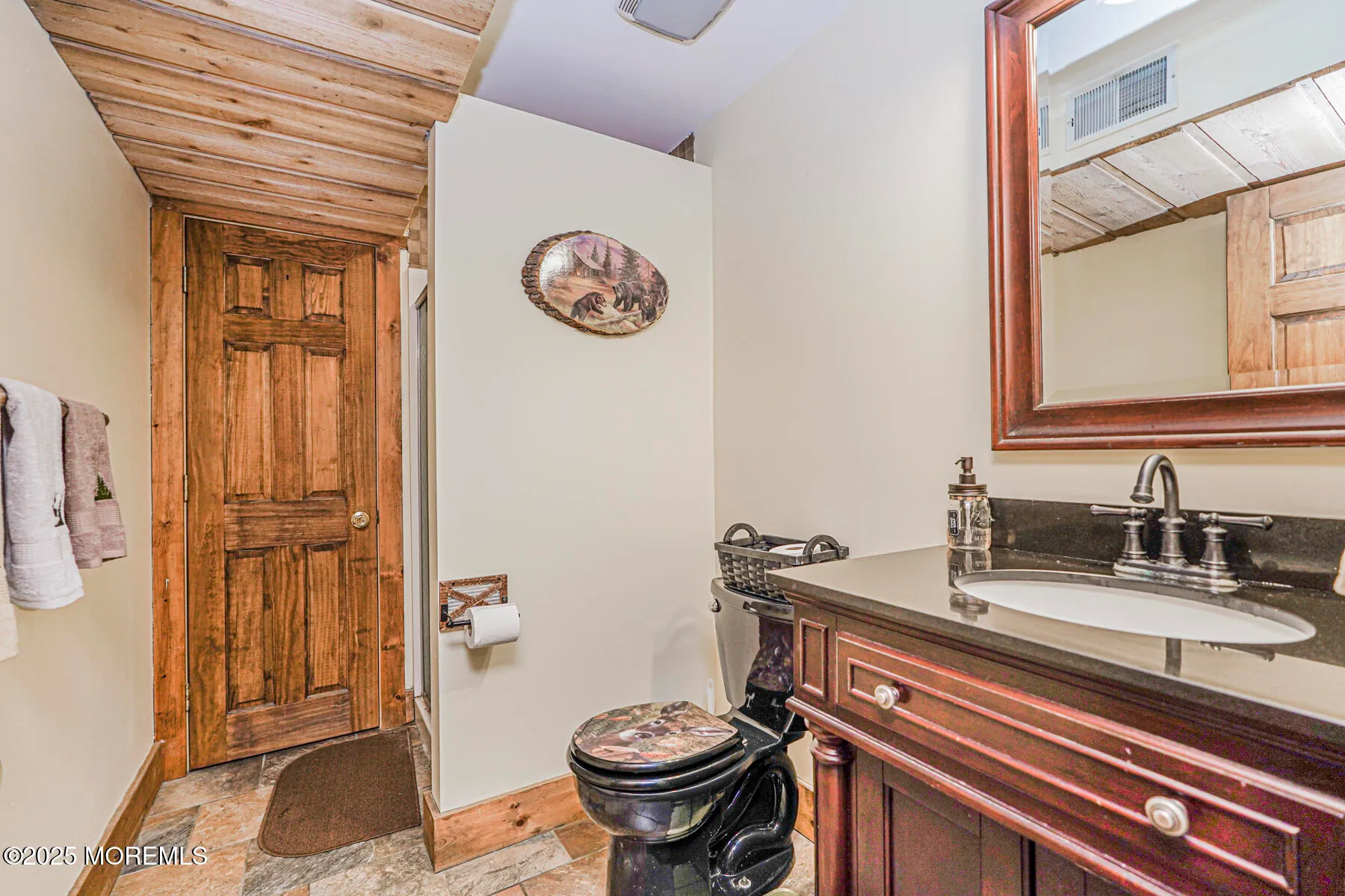 Middletown, New Jersey 07748, United States, 5 Bedrooms Bedrooms, ,3 BathroomsBathrooms,Residential,Active,186161