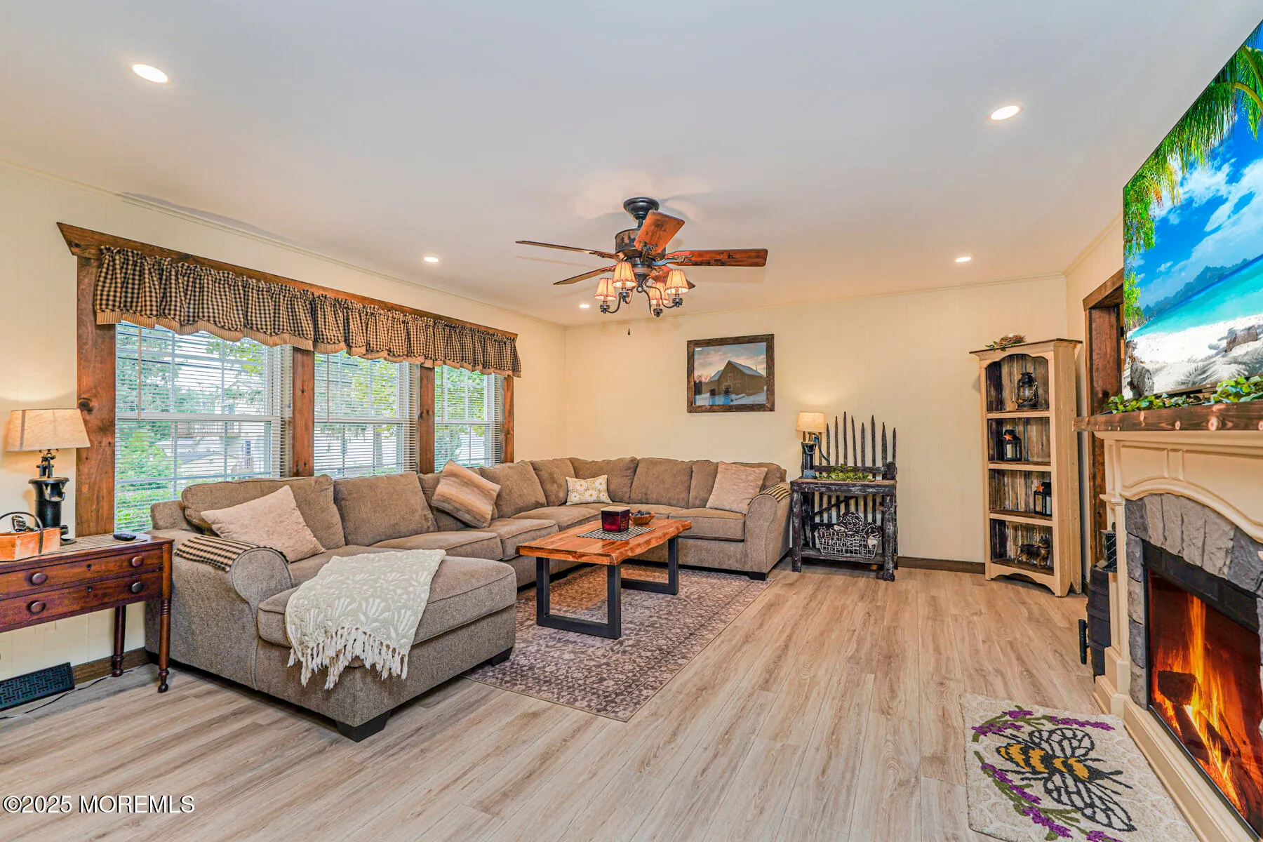 Middletown, New Jersey 07748, United States, 5 Bedrooms Bedrooms, ,3 BathroomsBathrooms,Residential,Active,186161