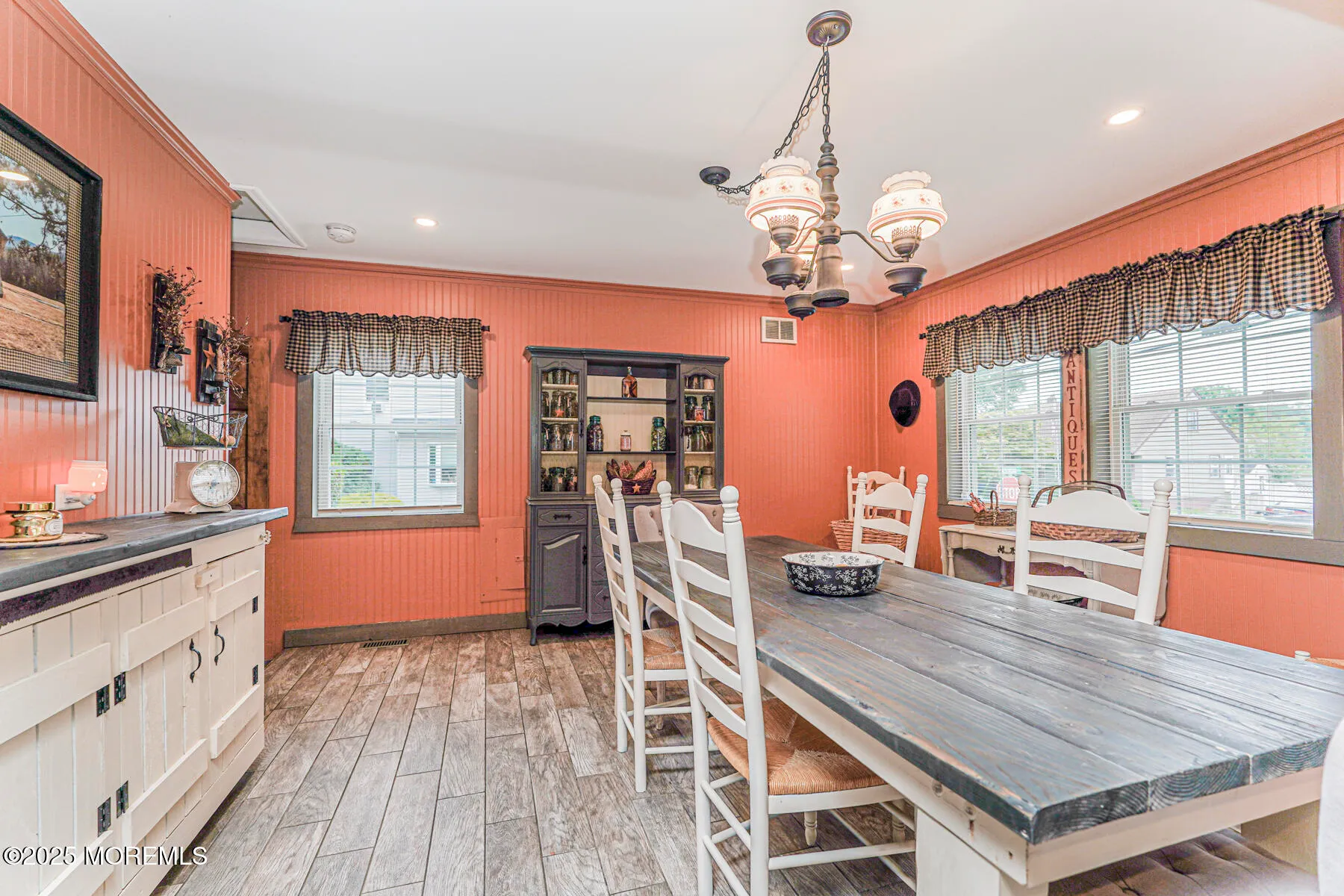 Middletown, New Jersey 07748, United States, 5 Bedrooms Bedrooms, ,3 BathroomsBathrooms,Residential,Active,186161