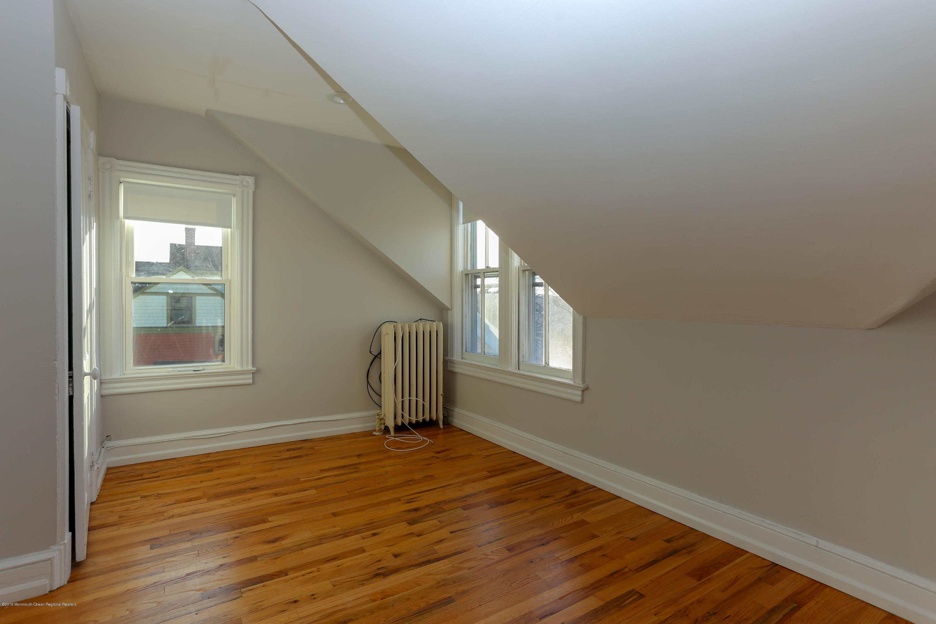 6 3rd Avenue 5