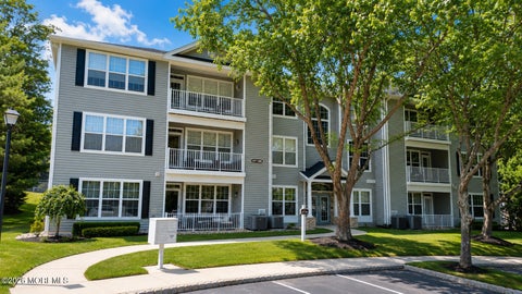 Condo For Sale - 604 St Andrews Place<br/> Manalapan, NJ 07726