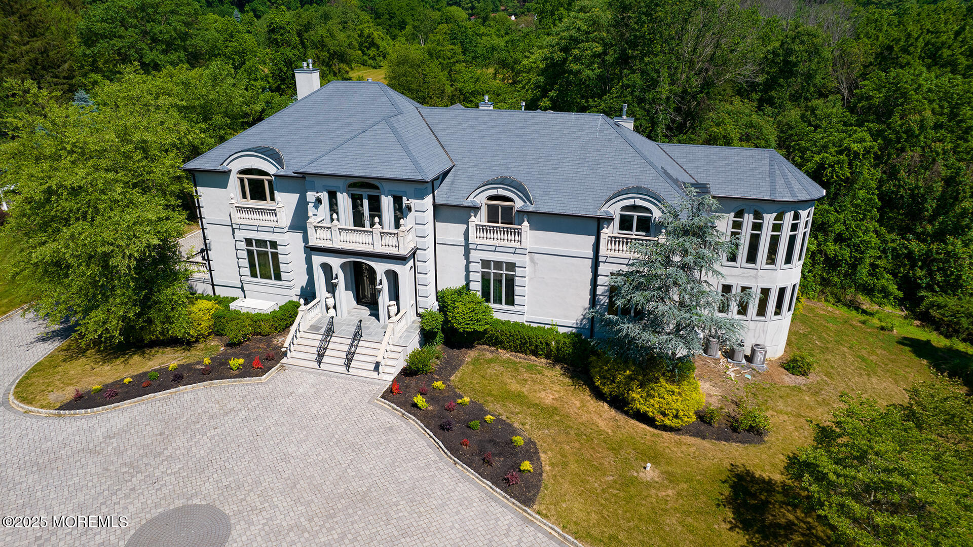 448 Fawns Run, Morganville, New Jersey image 1