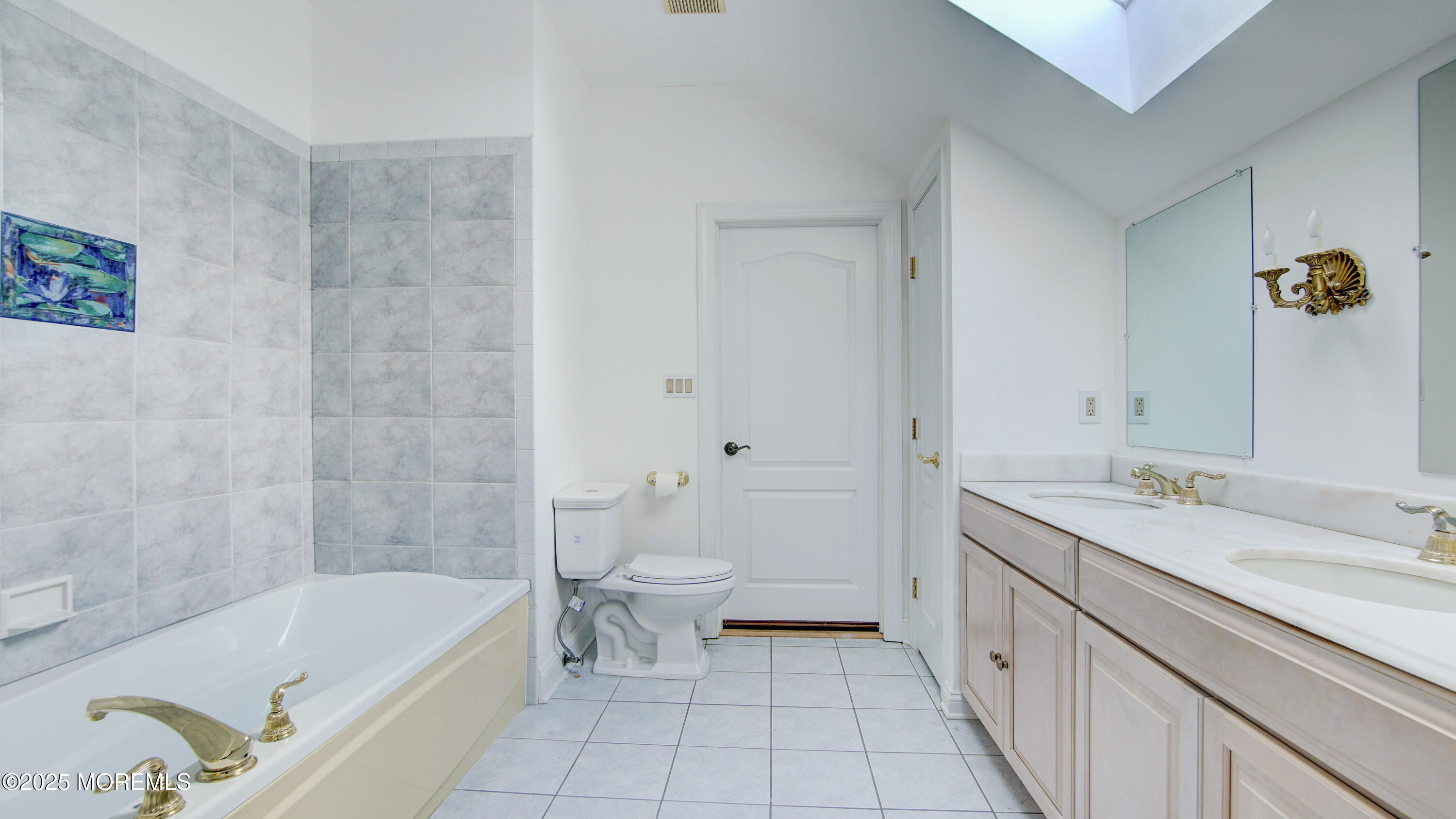 448 Fawns Run, Morganville, New Jersey image 40