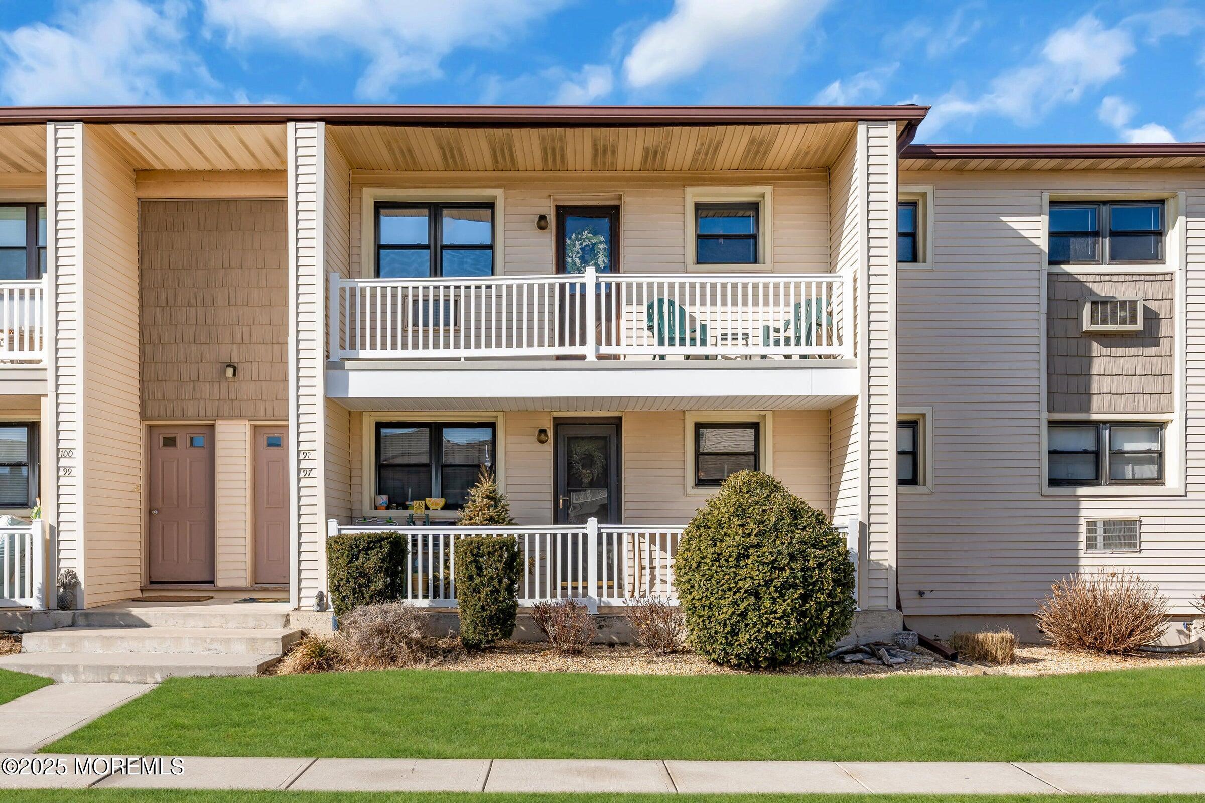 98 Wharfside Drive