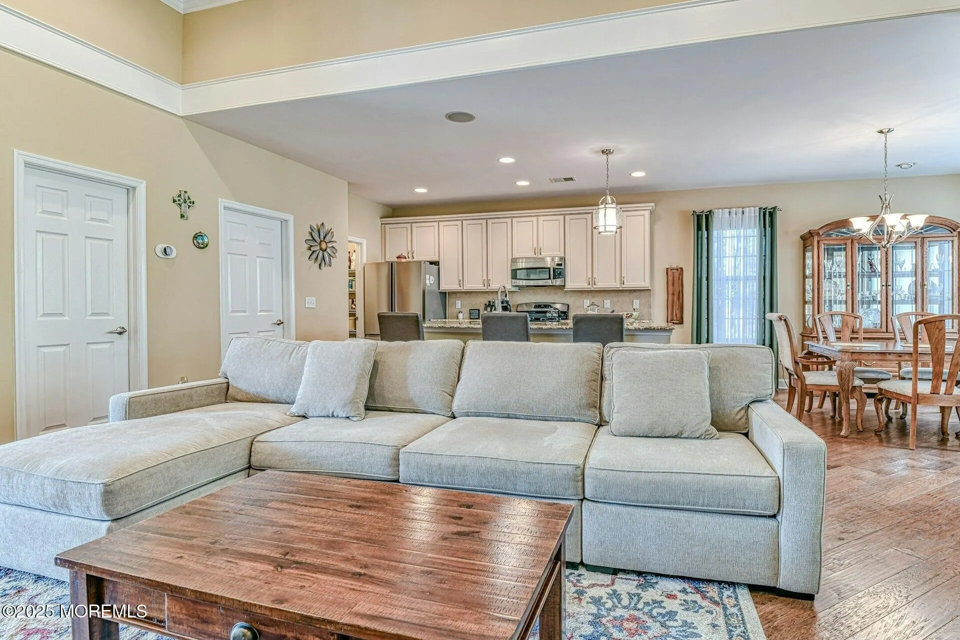 Barnegat, New Jersey 08005, United States, 2 Bedrooms Bedrooms, ,3 BathroomsBathrooms,Residential,Pending,82747