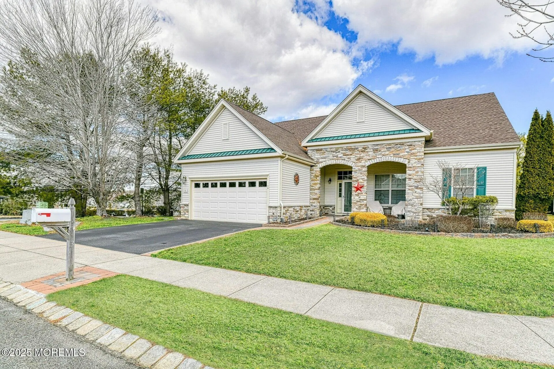 Barnegat, New Jersey 08005, United States, 2 Bedrooms Bedrooms, ,3 BathroomsBathrooms,Residential,Pending,82747