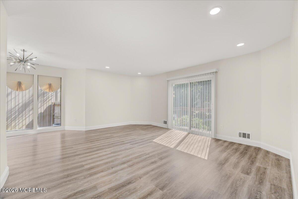 17 Emerald Lane