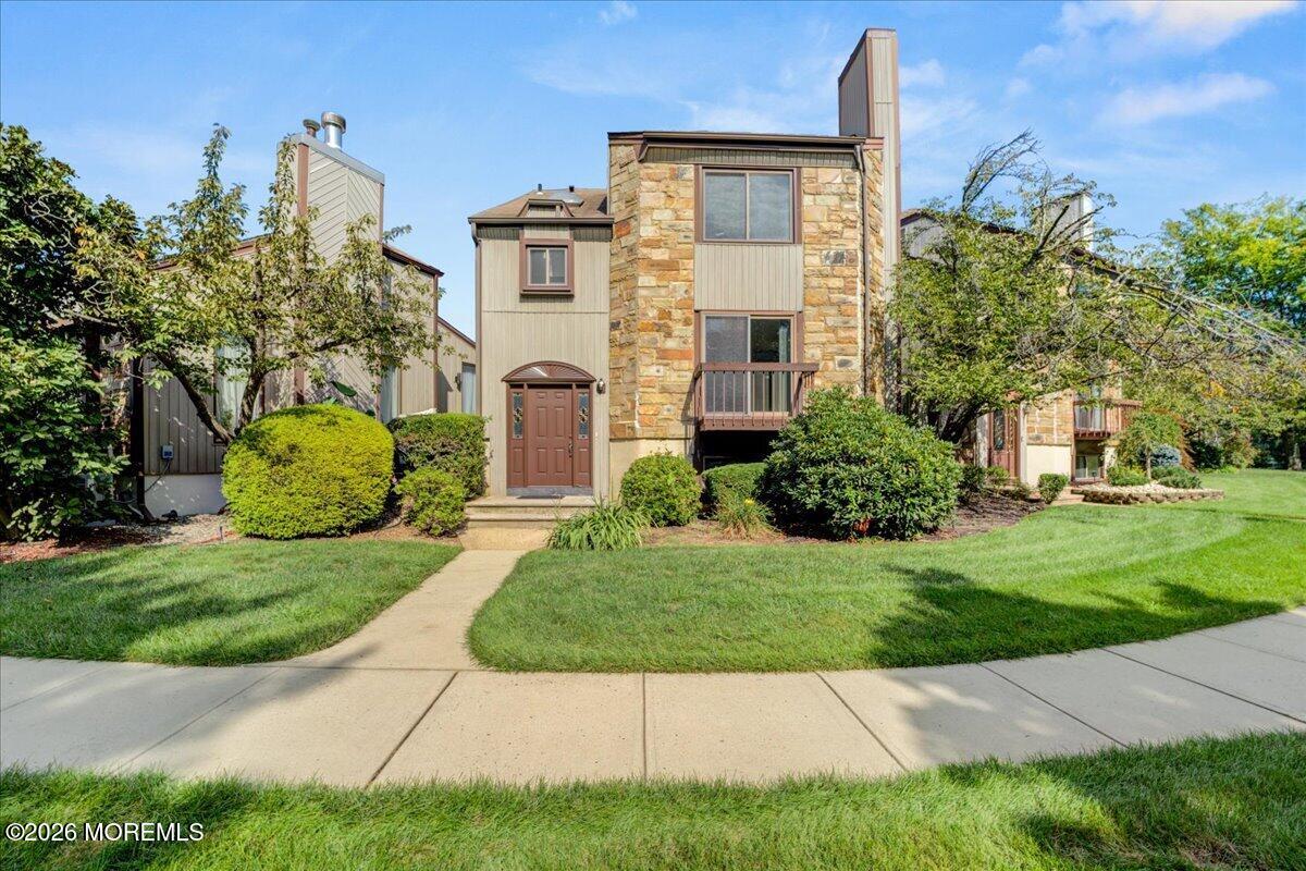 17 Emerald Lane