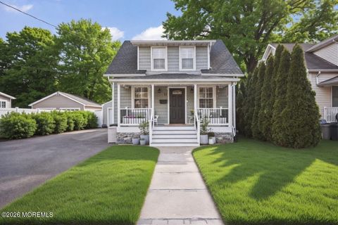 Photo of 33 Memorial Parkway, Atlantic Highlands, NJ 07716 (MLS # 22610894)