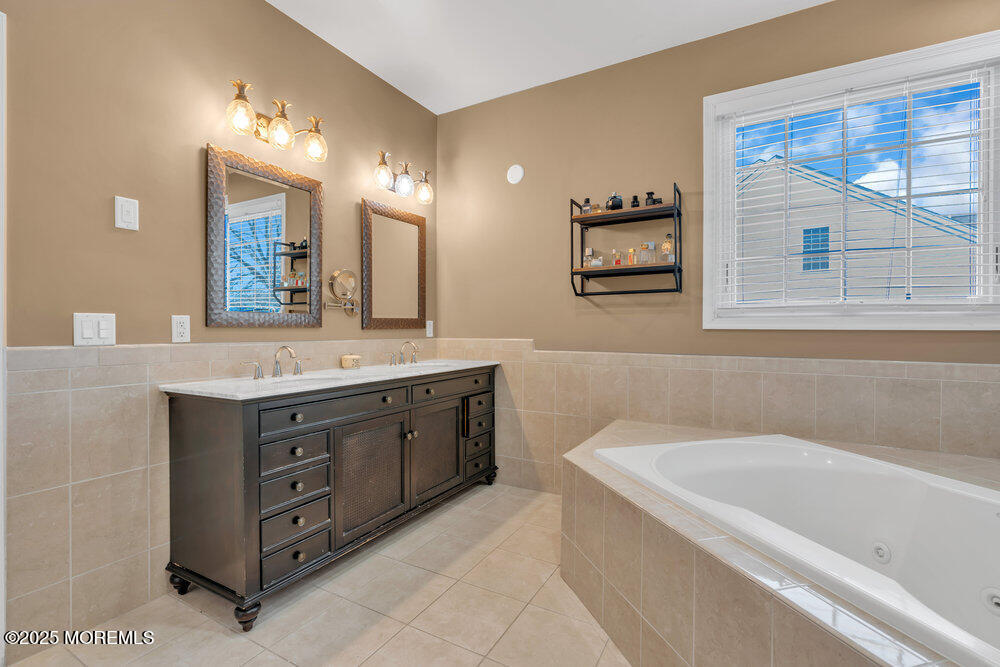 26 W Parsonage Way, Manalapan, New Jersey image 47