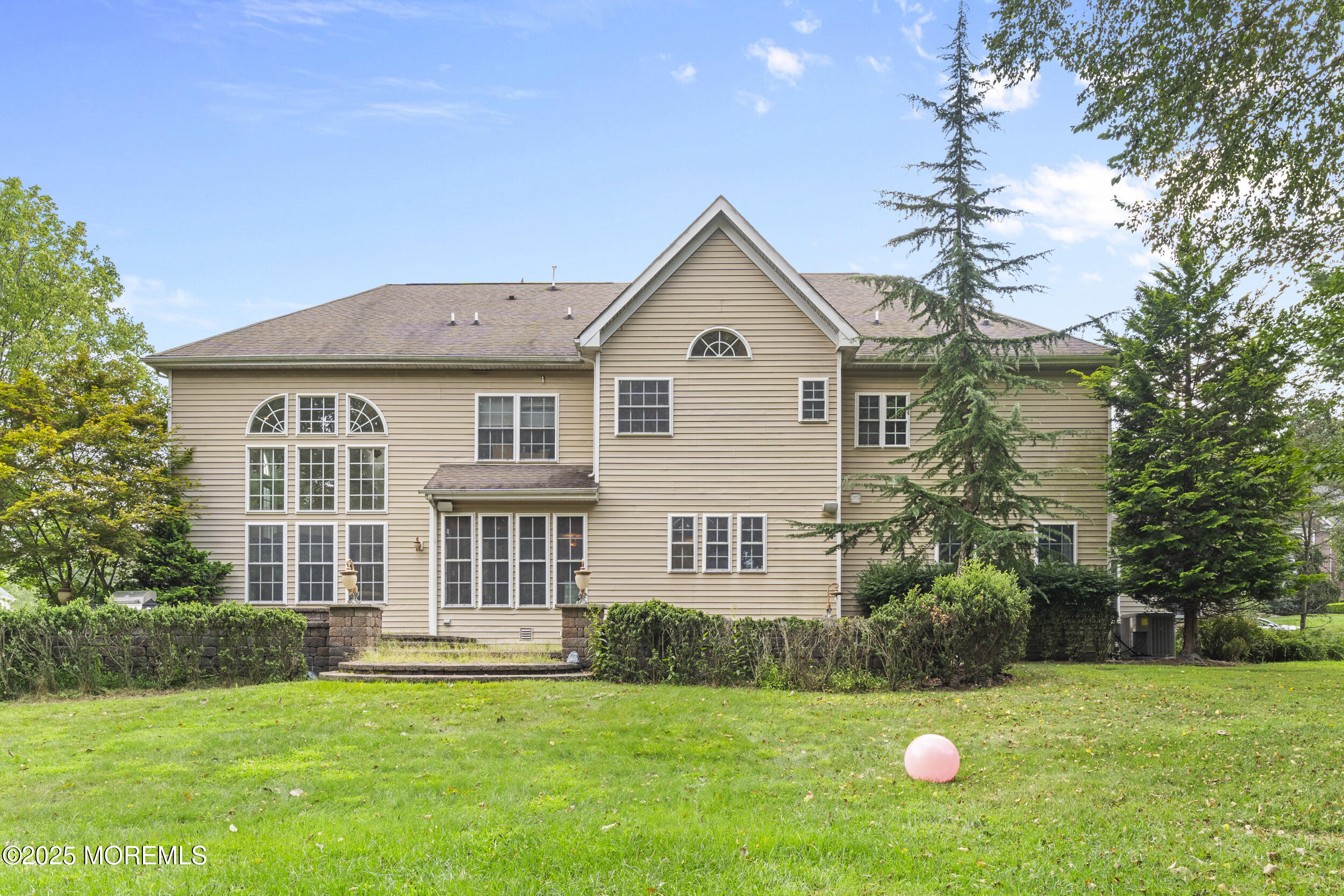 10 Livingston Court